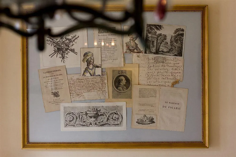 Hotel Caron De Beaumarchais Paris