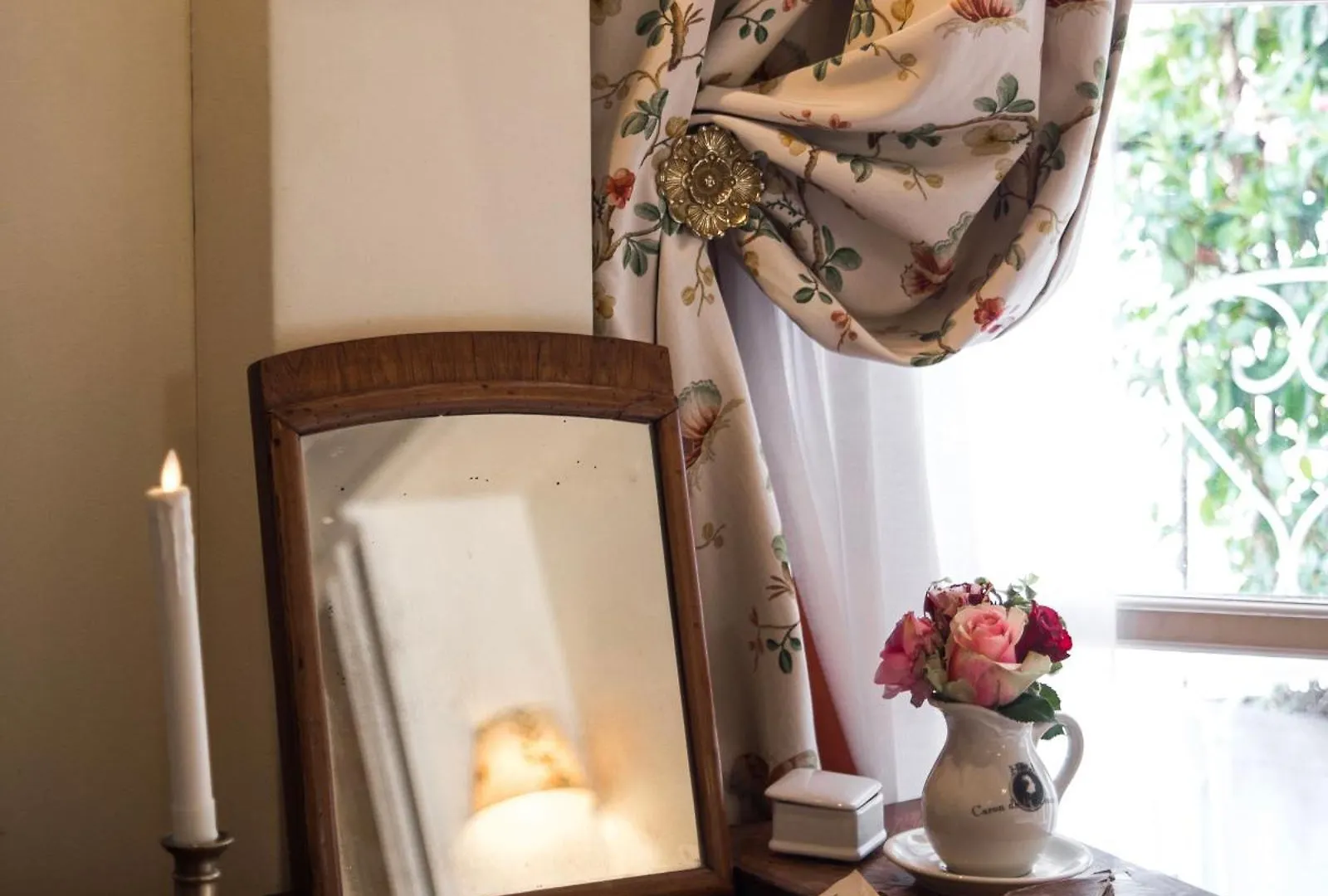 Hotel Caron De Beaumarchais Parigi