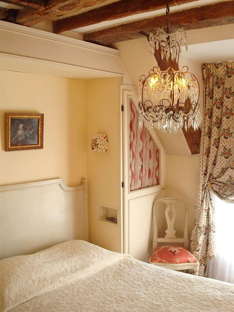 Hotel Caron De Beaumarchais Parigi
